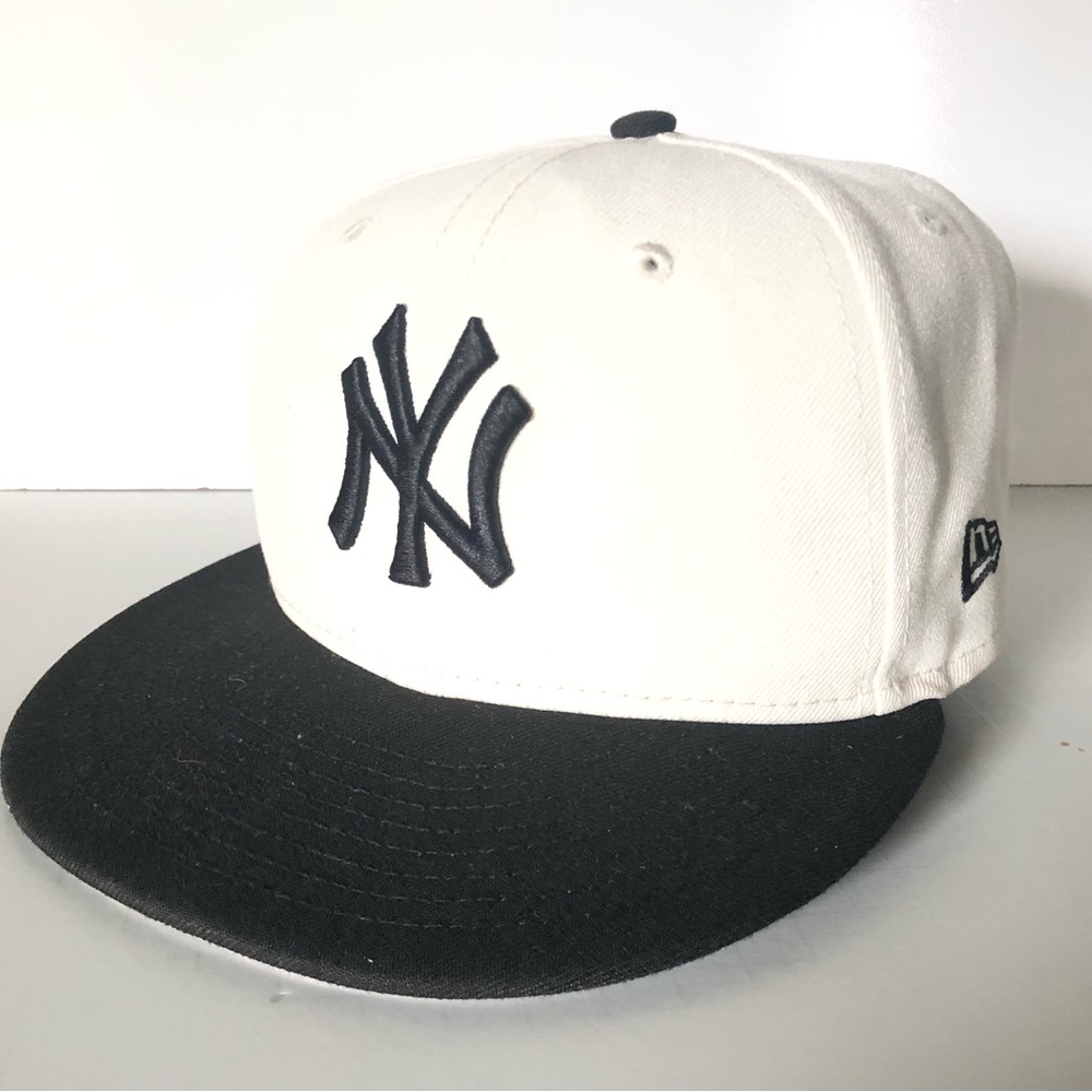 New Era New York Yankees 59Fifty Chalk White Navy Fitted 7 1/8 cap